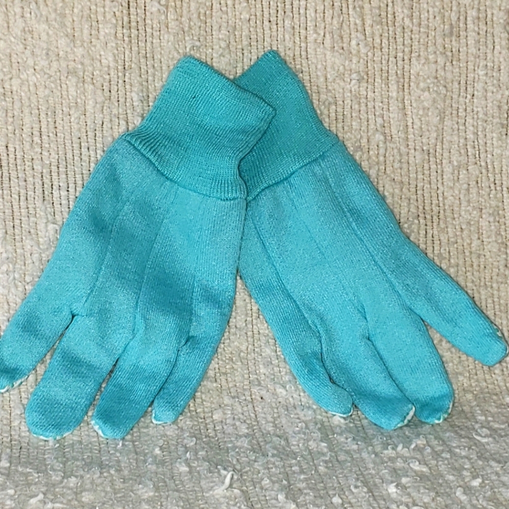 GARDENING GLOVES